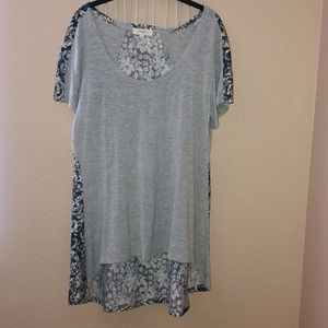 Hi-low short sleeve top